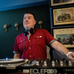 DJ_MOLA_-_House_z_Hronu