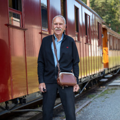 Intervju med konduktør Sven Arne (75) ved Norsk Jernbanemuseum, Hamar, Norway. 2025.