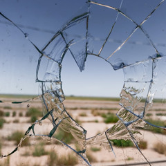 Vidrio Roto (Broken Glass)