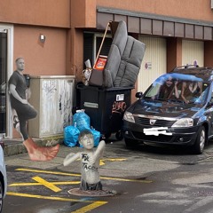 Groove is in the car