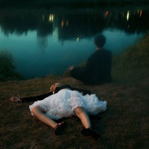 Dreaming out of sync