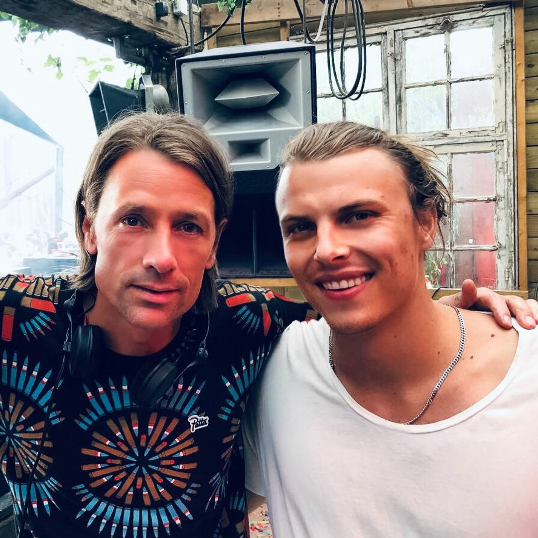 Bart Skils b2b Weska [Shades of Summer Mix]