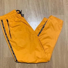 orange pants