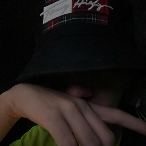Huskii - Cry In The Booth (audio)