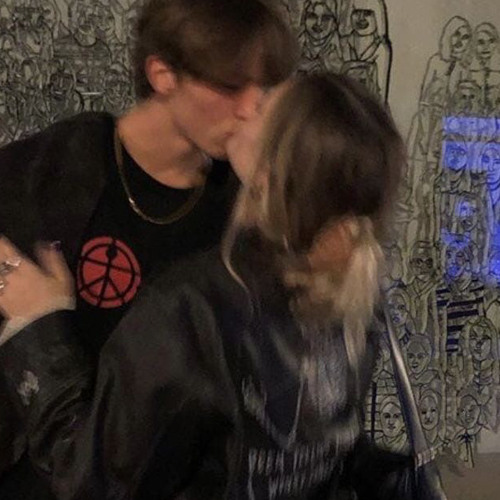 ‎⁨احبك بصمتي واحبك بالاعلان⁩