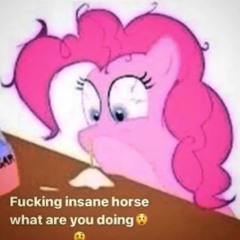 Fucking insane horse what are you doing 😲🤨