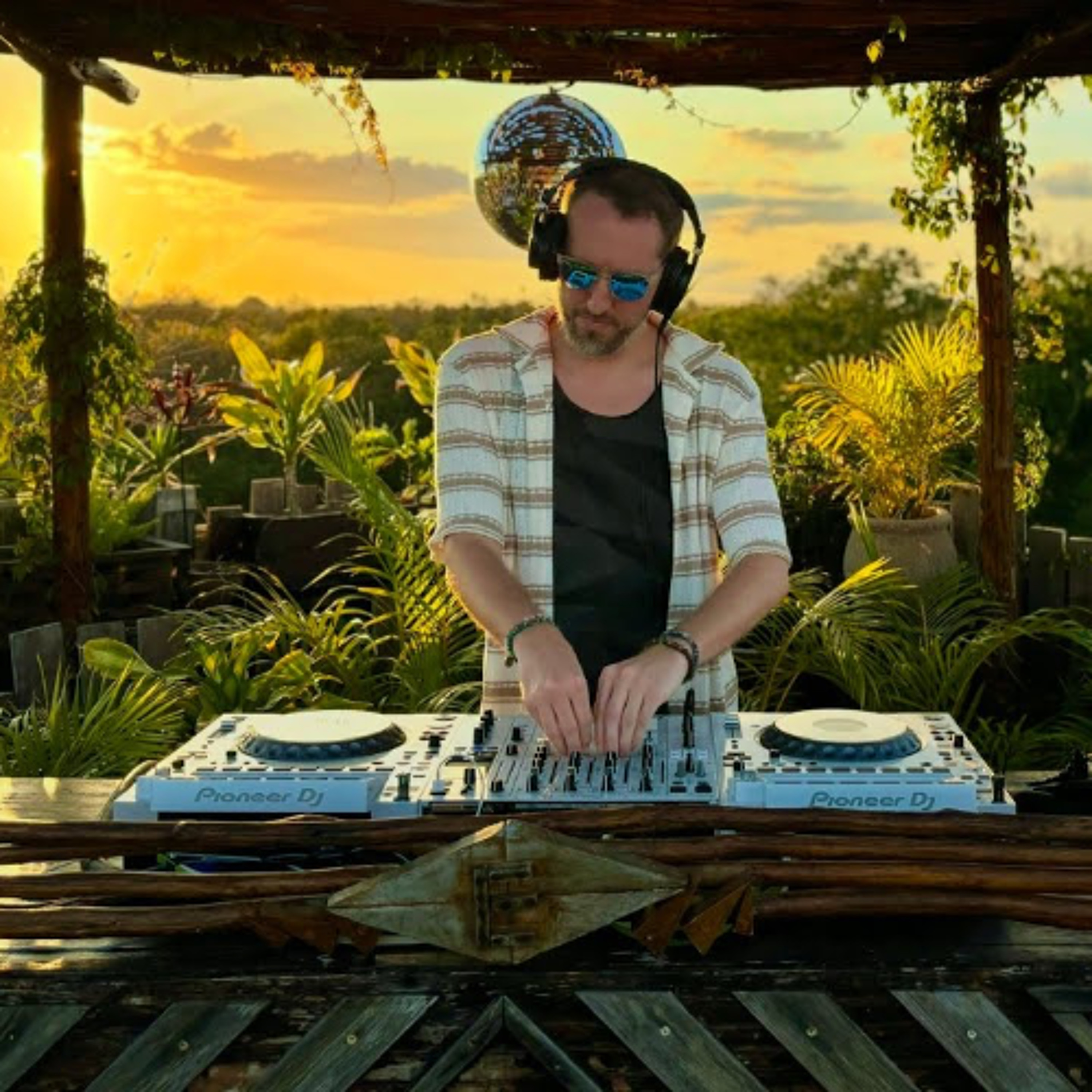Maikol | Balearic & Deep Soulful House Sunset Set 2026 | By @EPHIMERATulum episode artwork