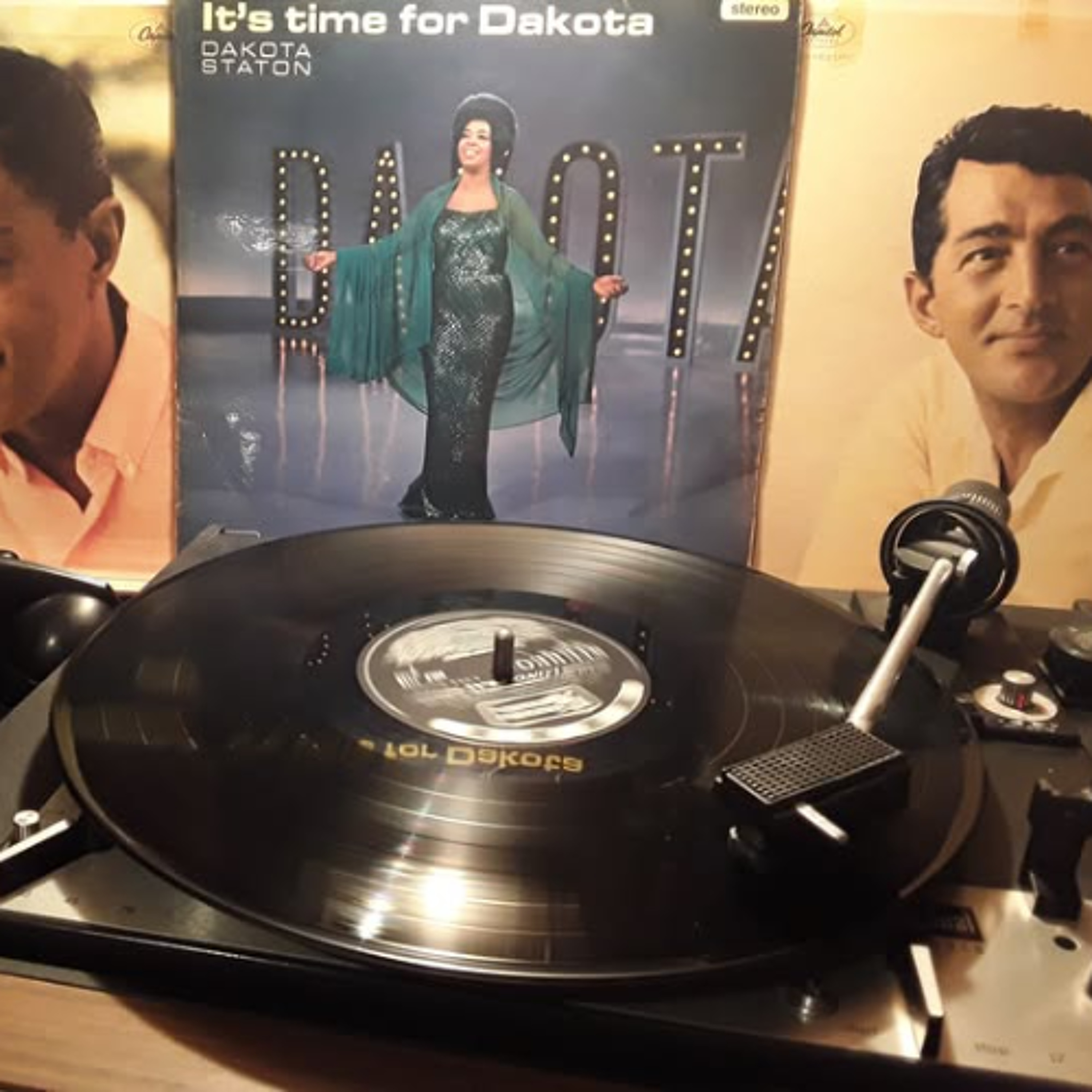 #218 Broadcast 218 - Episode 211 - The Crooners - 20251025 - 3 in 1 = Dakota Staton episode artwork