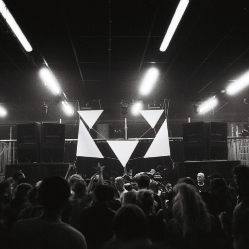 Rotek(LFO)-Extract Live Tribal Reunion Part2 Belgium Minus1(Special For Tekno Paradise)ViteFaitS.S.