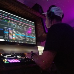 DJMikeT - Live Stream Mixset (04 - 27 - 2020)