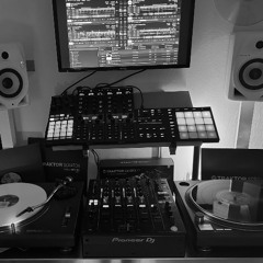 Vinyl and digital Set