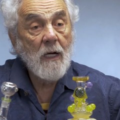 Tommy Chong's Evaluates Glass Pipe
