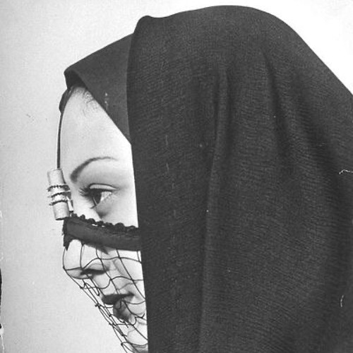 ‎⁨عرافه العجوز ⁩