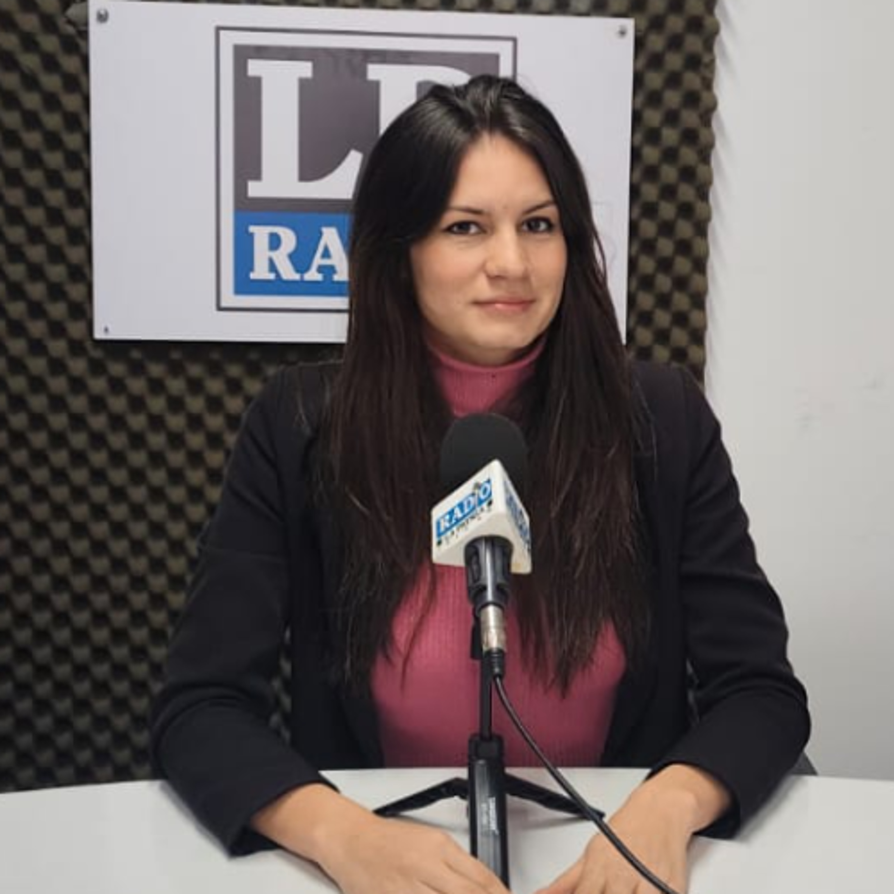 8. Entrevista con Vale Giraldo, cantante y compositora de Manizales episode artwork