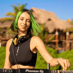 Miss Monique - YearMix 2022 @ Tulum 🔥
