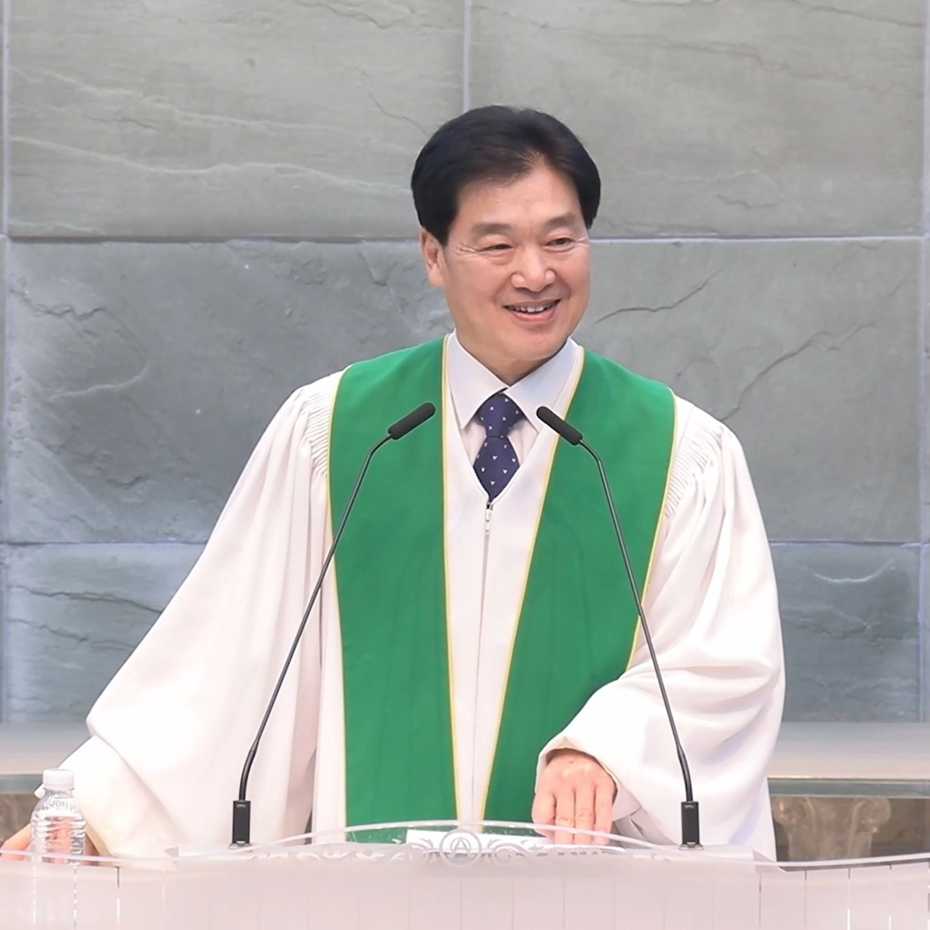 20260614_주일오전_그리스도의 향기와 편지로 거듭난 고린도교회(사43:18-19, 고후3:3)