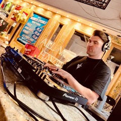 Off The Grid Nicos Bar June 24
