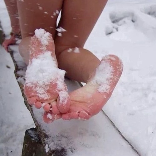 Откусила Ноги