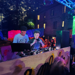 BEAUTY  AND A BEAT x WE FOUND LOVE (DJJD Mashup)