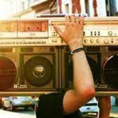 Connor: Ghetto Blaster Suitable House Musik