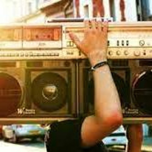Connor: Ghetto Blaster Suitable House Musik