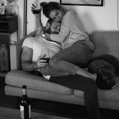 حبيبي جنبي ف حضني الليلة دي.