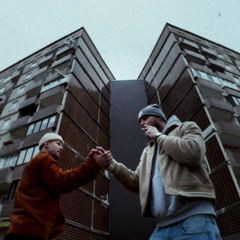 SUDRABU SIRDS & DENISS - ATPAKAĻ PIE SAKNĒM