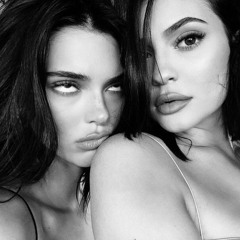 две девочки)))