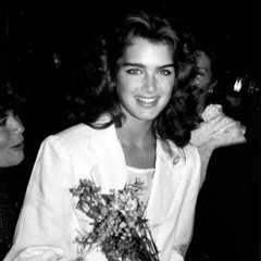 لا تبتعد ارجوك - عبدالعزيز الضويحي