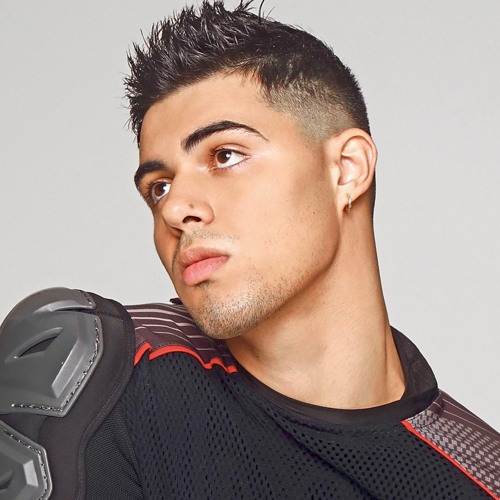 יהונתן מרגי מגלה למה ההצלחה פגעה בו נפשית ואיך זה להיות בתחרות עם בת הזוג