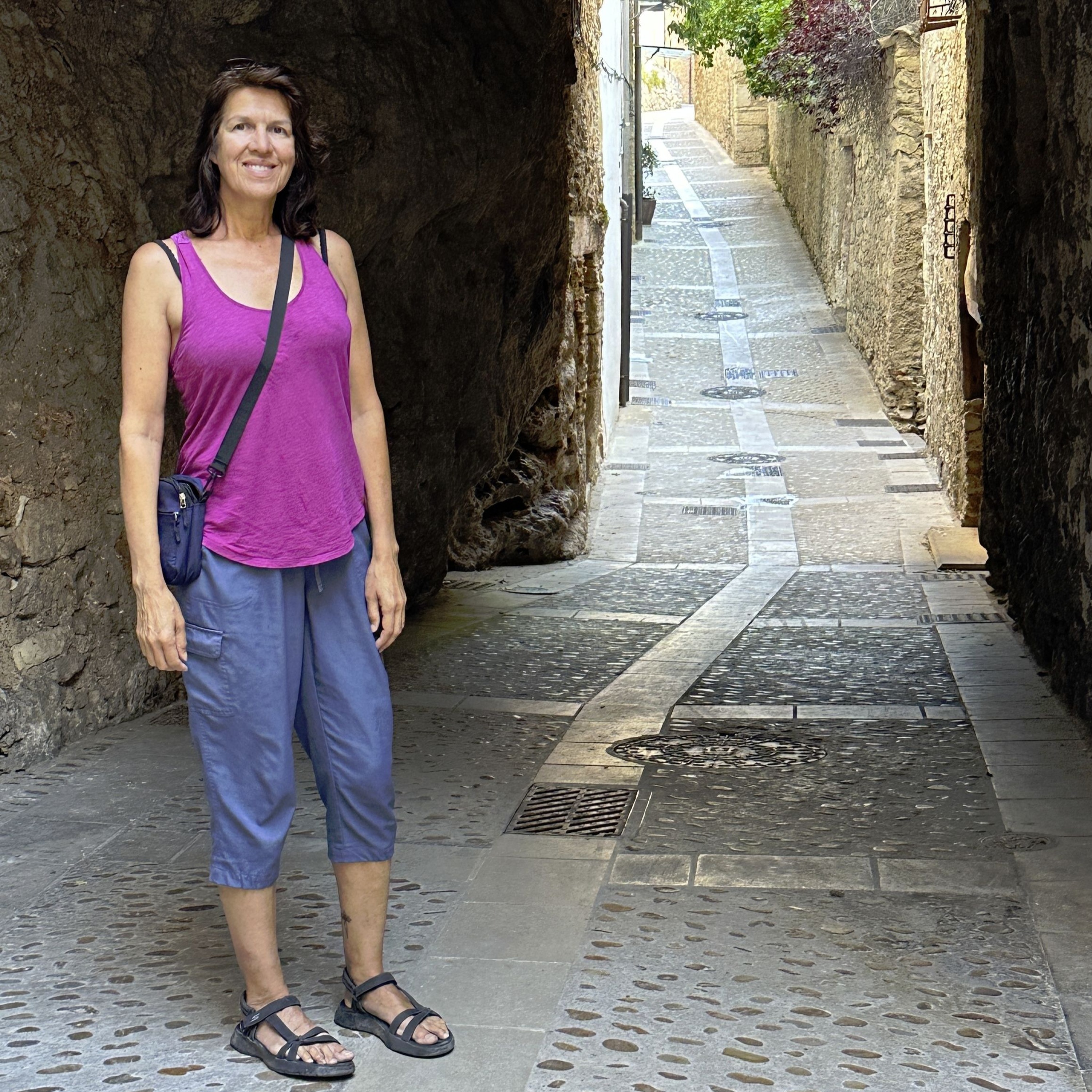 Why Spaniards Never Look At Their Watch - Karin Avila on Adjusting to Spanish Time. episode artwork