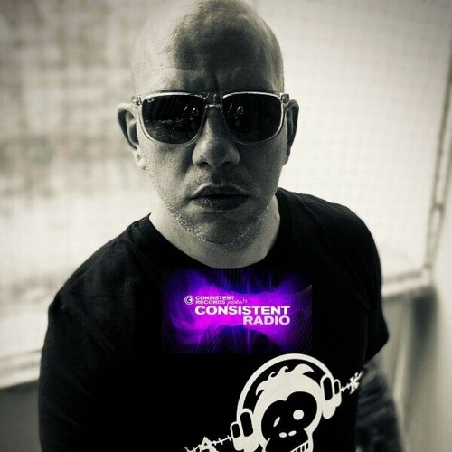 Consistent Radio feat. ROBPM (Week 32 - 2020 1st hour)