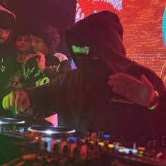 SWANDO - OUT THE CAR(RONAK REMIX)