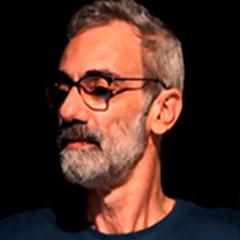 Mariana Machado de Freitas - Todo poeta é uma oferta