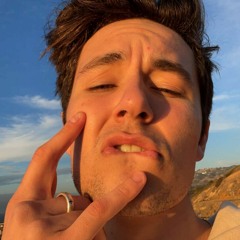 pretty green eyes + kenny tag lol .alp