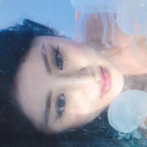 HUH YUNJIN ⋆ jellyfish