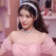 IU - Celebrity