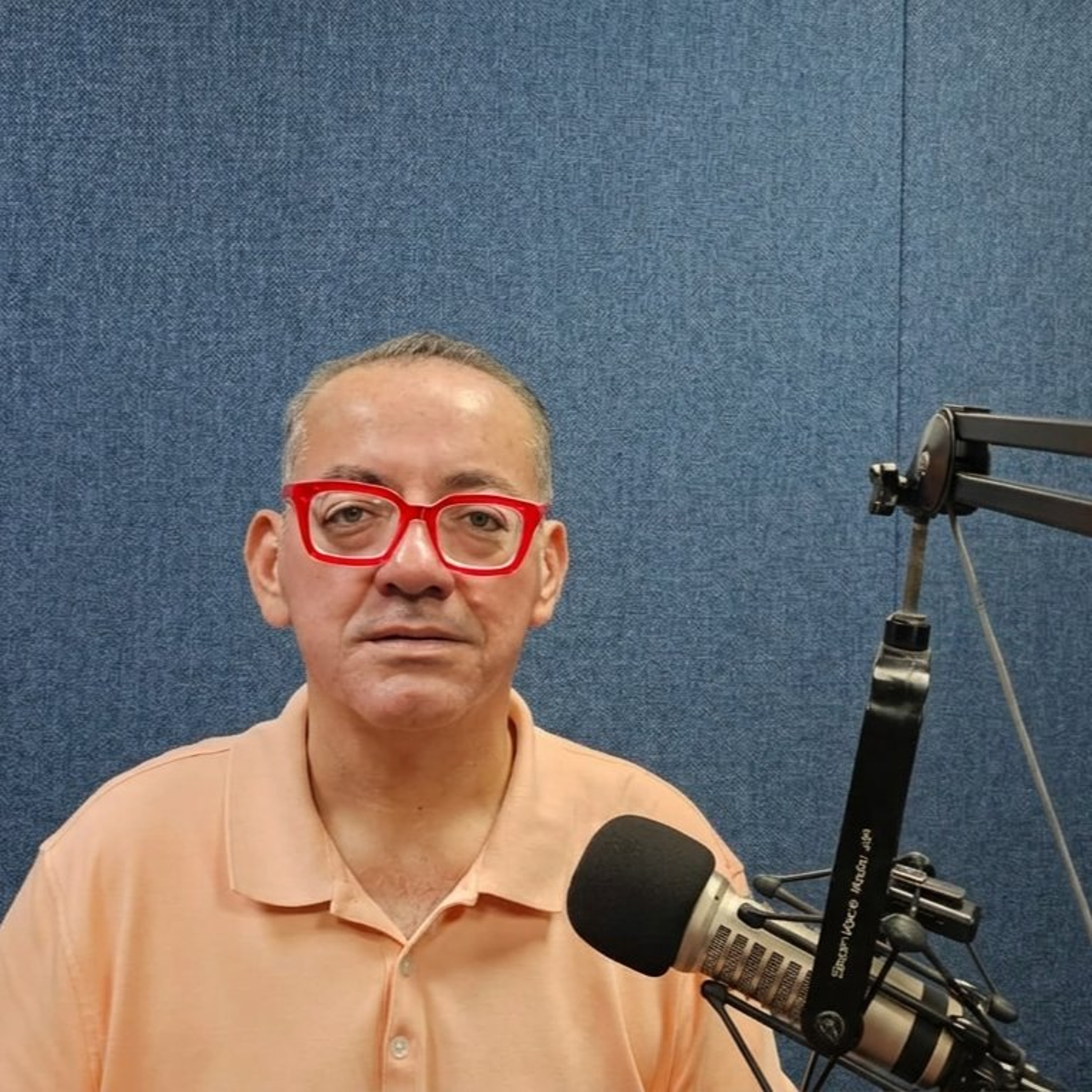 Comentario de Max Cortés: ¿ De qué lado de la historia quieren estar los políticos, del poder o del pueblo? episode artwork