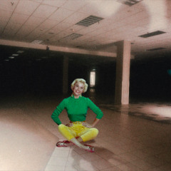 doris is singing in an empty mall