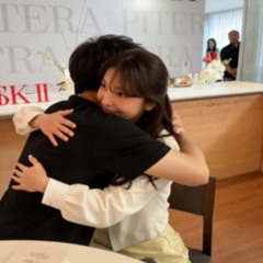 《想你的拥抱像热咖啡》_（Miss Your Hug Feels Like a Hot Coffee）