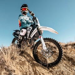 Scotty Scrub With Crash 081623