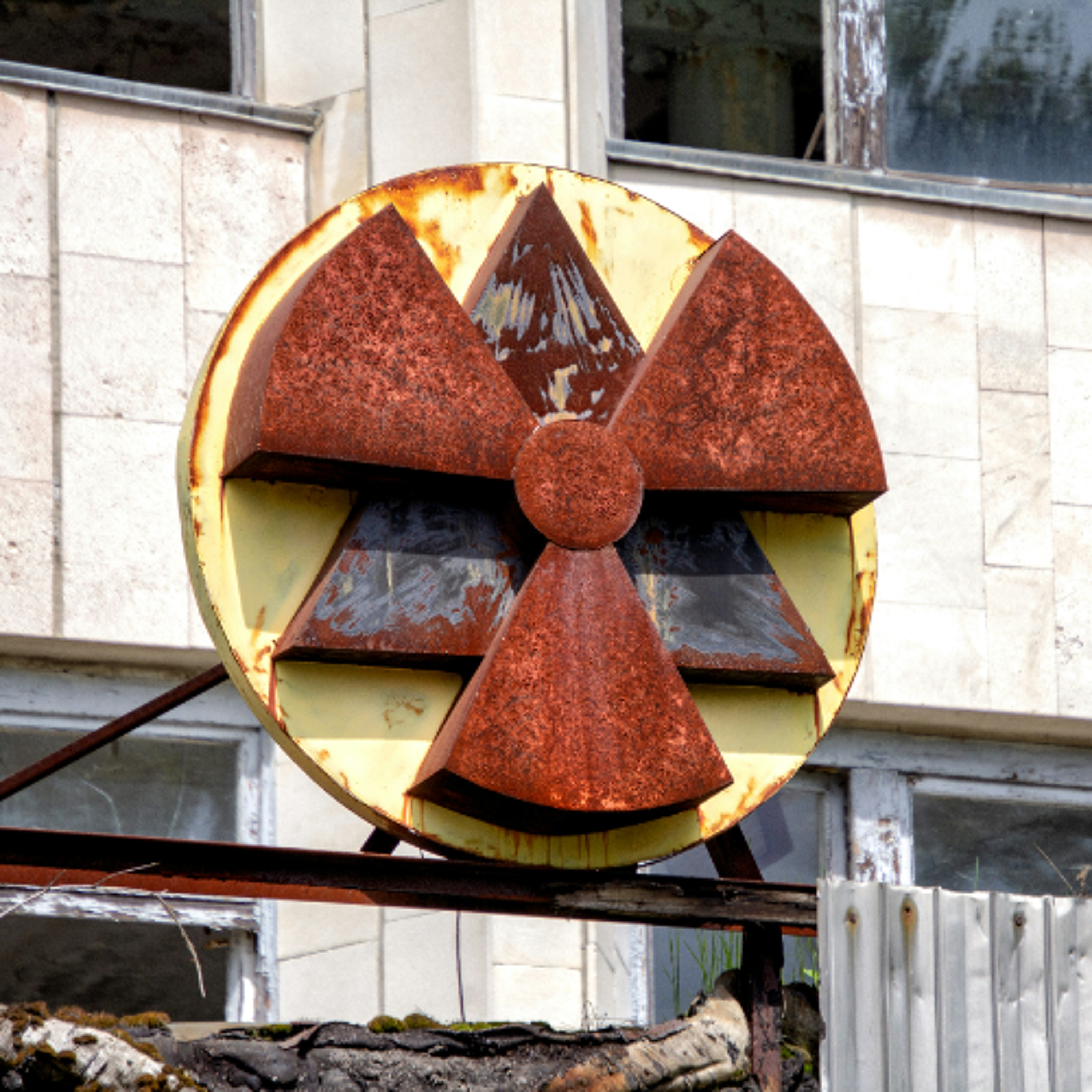 Legal and Safety Battles Intensify Over Palisades Nuclear Restart
