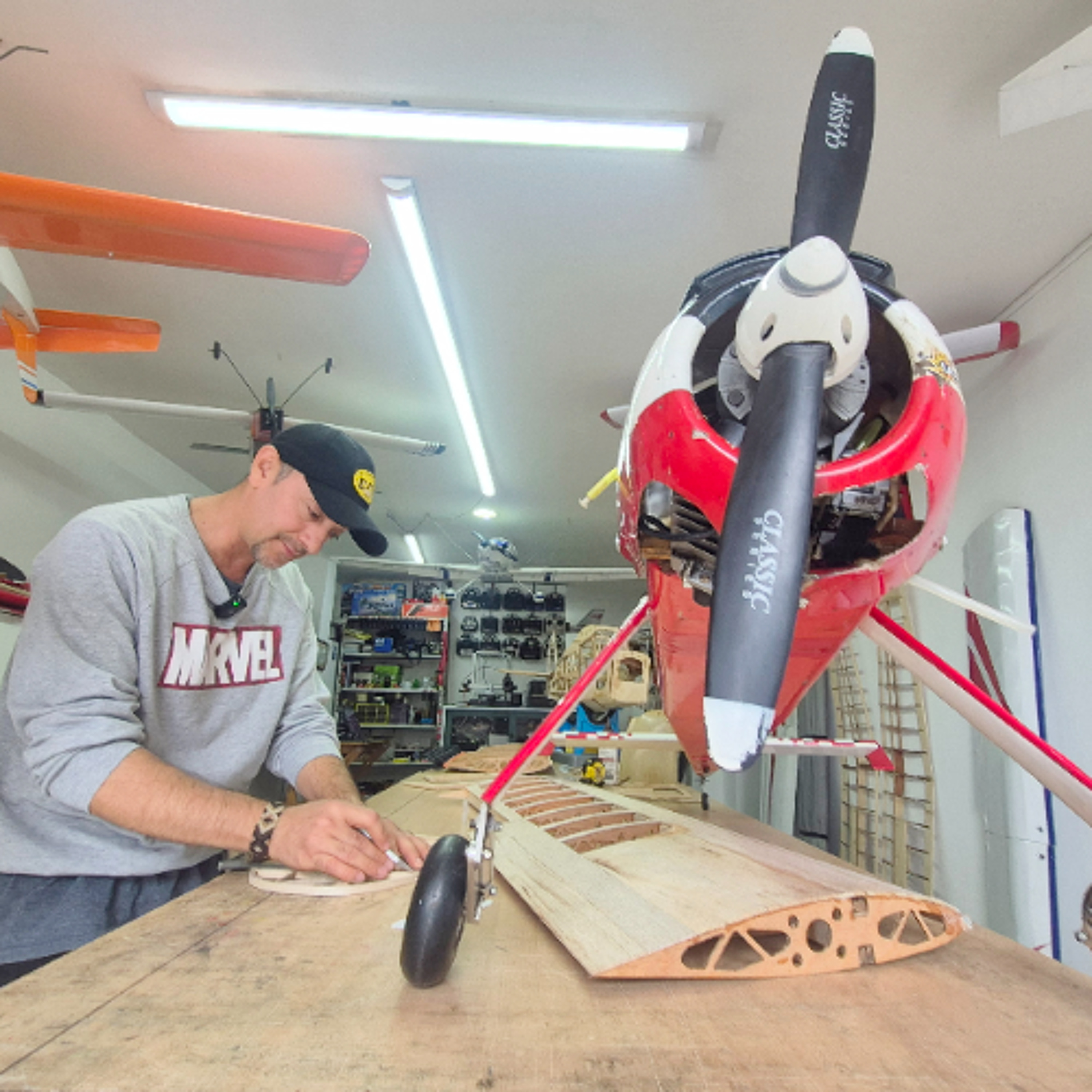 7. Una pasión de tres décadas..Julián construye aviones a escala de hasta 4 metros en Manizales y forma talentos episode artwork