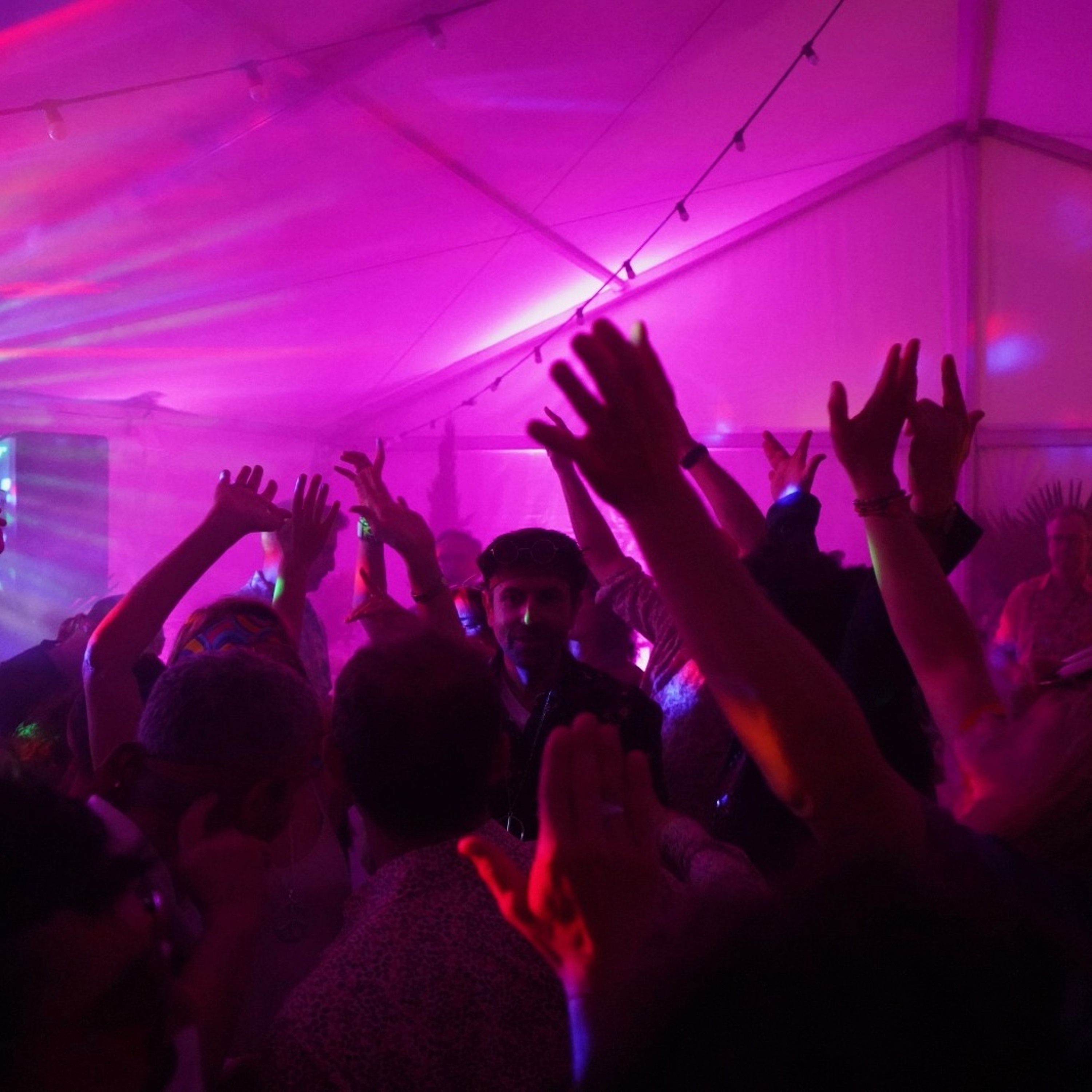 Dancefloor, Warm ups & Cocktails !