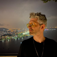 Luca di Napoli - Live Sunset Copacabana beach