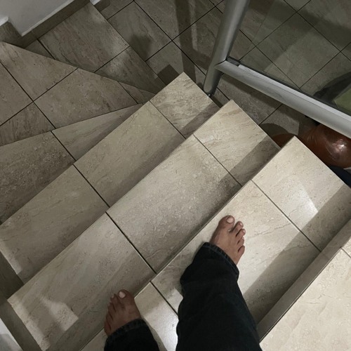 Movidik - feet on the ground