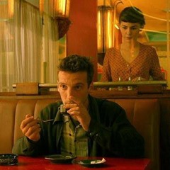 وعم فتش بعز التعب عن شي حلم واقف، اتمسك بإيده 🎶