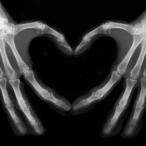 <3