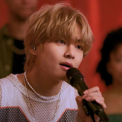 V : Tiny Desk Korea