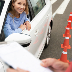 How Defensive Driving Techniques Are Taught at Top Driving Schools?